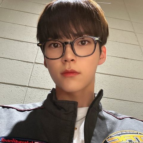 HMNB2_'s tweet photo. 흠 https://t.co/O18hctTbld