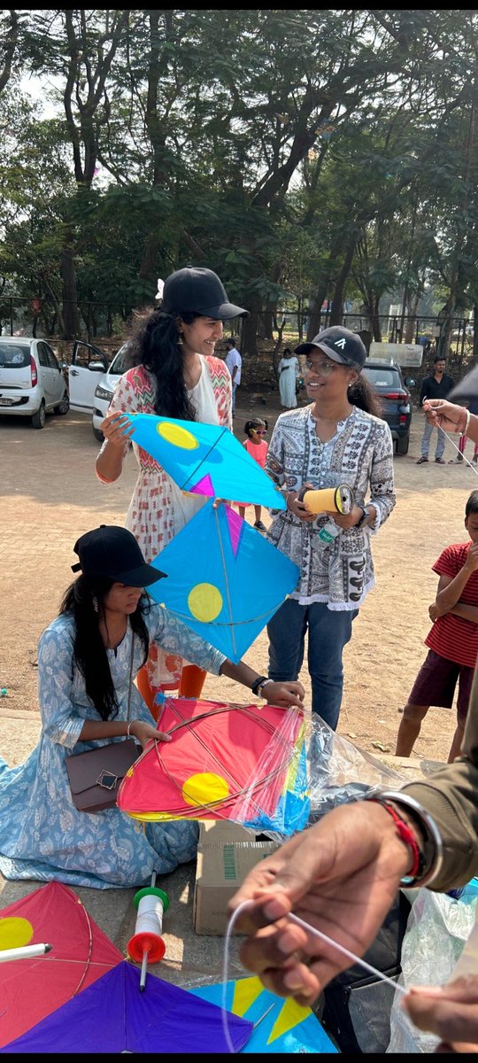 HBosani12374's tweet photo. Reaching new heights at the Algo kite Festival,organized by Algo Bharatπͺπ₯. It was an amazing event,I'm glad I had a chance to attend the event.Cheers to more events like this!! @Algo_Bharat #AlgorandFlyingHigh https://t.co/bO8ff6HAZi