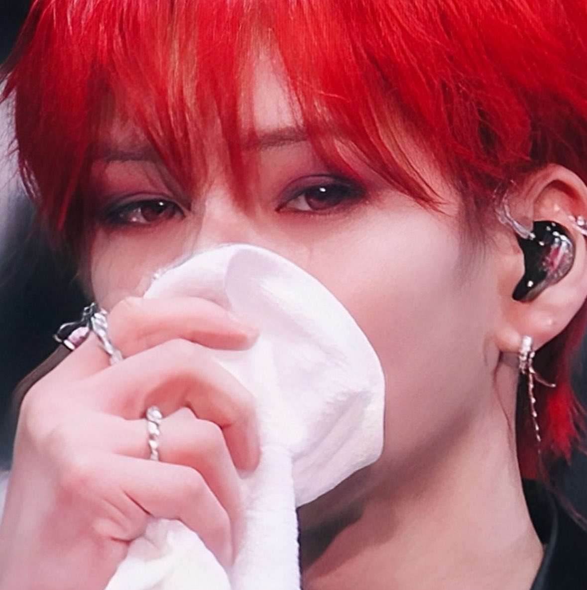 YOXI4444's tweet photo. 울 애기 왜 …… 😿 https://t.co/yLNRep81Go