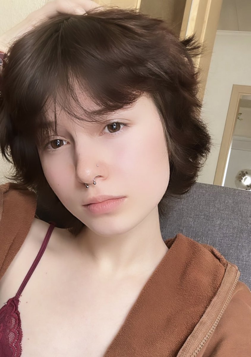 BeepBaapBu's tweet photo. my hair is growing 😻 what do u guys think? https://t.co/kh71WkT6ZK