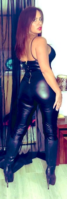 On cam now pets but only til 2pm before My session https://t.co/TrvwibwFGO Come and Serve ! https://t