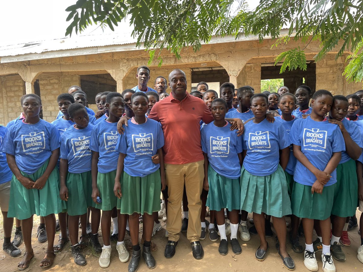 Thomas_Ampem_'s tweet photo. I visited the Savior Cambridge Basic School this morning to interact with the students and staff. I inspected their school structures and presented stationery, shirts to the school. I encouraged the school to establish a reading club to enhance teaching and learning activities. https://t.co/KsLHdI3H33