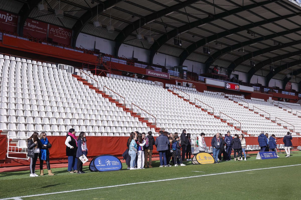 Así disfrutó nuestra afición de la experiencia vip durante el calentamiento de la #CopaDeLaReina 🏆 

A pie de campo y a unos pocos metros de las protagonistas ⚽️🏟️ 

Una manera diferente de disfrutar un partidazo como este 🤩