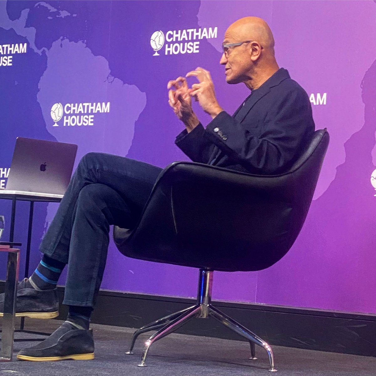 What an extraordinarily good communicator @satyanadella is - explaining the opportunities of #AI Chaired with minimalism (thankfully) by @SimonFraser00 @ChathamHouse #CHevents @Microsoft