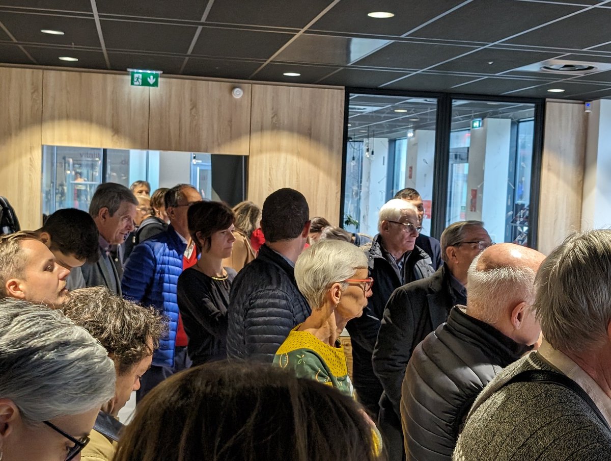 Cérémonie des vœux de RDI (Rhône Développement Initiative) réseau France Active dans les magnifiques locaux de la CMA.Les équipes de collaborateurs, bénévoles et partenaires ont répondu présents pour ce moment d'échanges convivial. <a href="/ca_centrest/">Crédit Agricole Centre-est</a> <a href="/RdiRhone/">Rhône Développement Initiative</a>