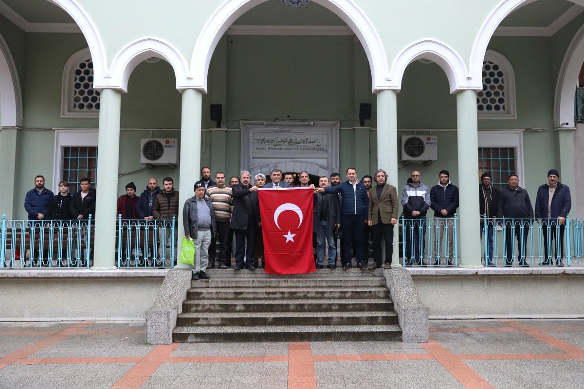 🇹🇷 Pençe-Kilit Harekâtı üs bölgesinde teröristler tarafından şehit edilen askerlerimiz ve tüm şehitlerimiz için <a href="/deuilahiyat/">DEÜ İlahiyat Fakültesi</a> Fakültesi Hacı Fatma Tatari Camii’nde anma programı düzenledik. Öğle namazının ardından gerçekleştirilen programda aziz şehitlerimiz adına Mevlid-i Şerif