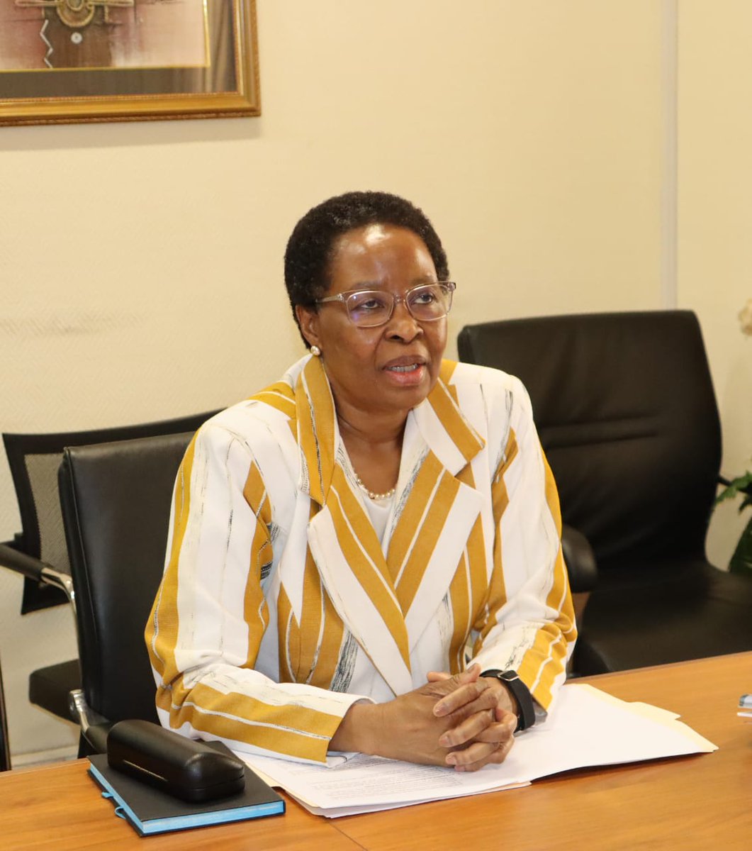 Mefp_BF's tweet photo. La Directrice des opérations du groupe de la Banque mondiale pour le Burkina Faso, le Mali, le Niger, et le Tchad, Clara DE SOUSA, a été reçue en audience ce 15 janvier 2024, par le ministre de l’Economie, des Finances et de la Prospective. https://t.co/lKaoW0fySD