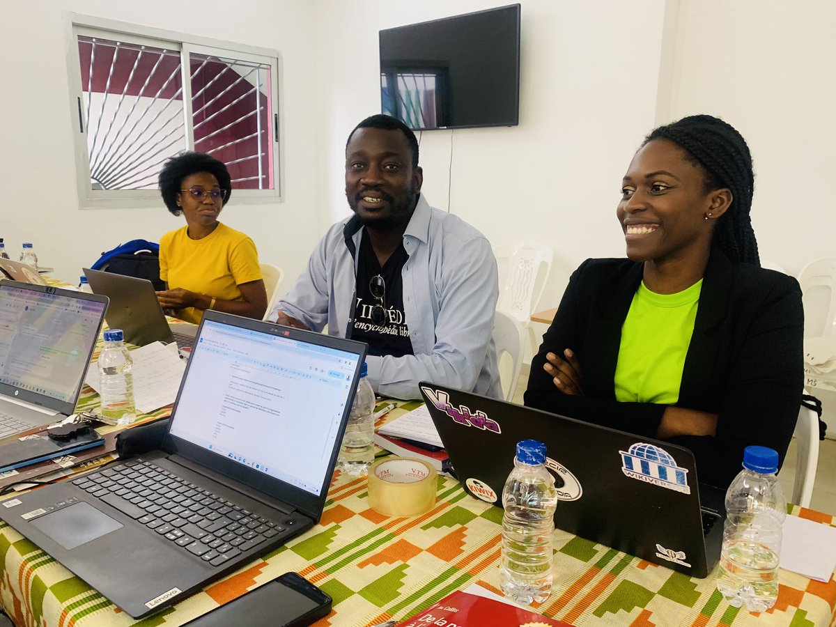 Wikimedia_CIV's tweet photo. #WikipediaDay24
Pour la célébration du 23e anniversaire de l’encyclopédie en ligne Wikipedia, la journée démarre avec un atelier de formation sur **De la performance à l’excellence** par @DonatienKangah , président de Wikimedia Côte d'Ivoire !
#Wikipedia23 https://t.co/JXcDPYDaU3