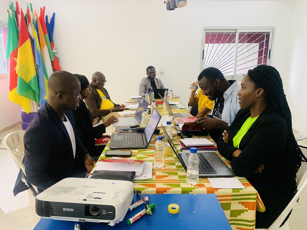 Wikimedia_CIV's tweet photo. #WikipediaDay24
Pour la célébration du 23e anniversaire de l’encyclopédie en ligne Wikipedia, la journée démarre avec un atelier de formation sur **De la performance à l’excellence** par @DonatienKangah , président de Wikimedia Côte d'Ivoire !
#Wikipedia23 https://t.co/JXcDPYDaU3