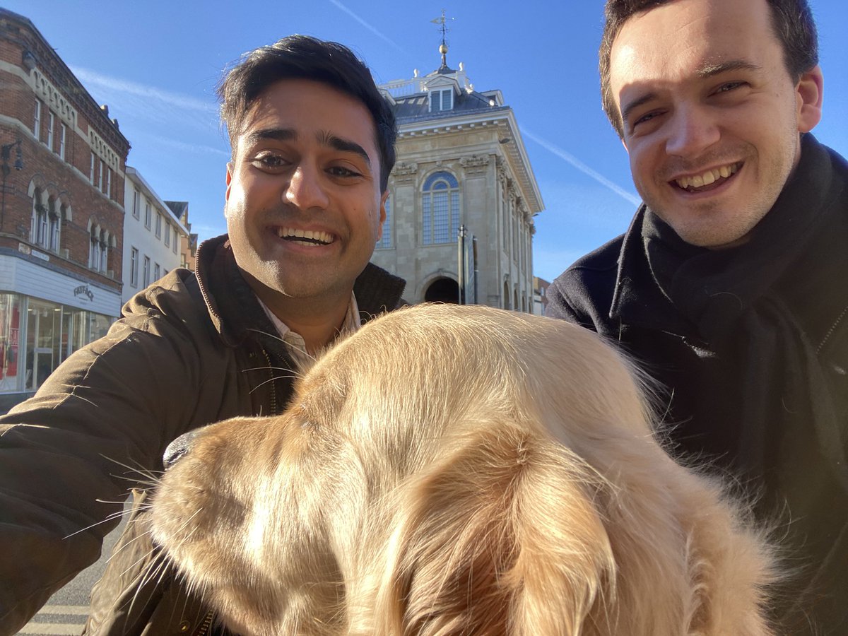 RanigaVinay's tweet photo. A quick coffee catch up at The Missing Bean with @jvfredrickson and my new best friend, Mason 🐕 

Abingdon looking its best in this winter sun! https://t.co/zjcUOXP2vH