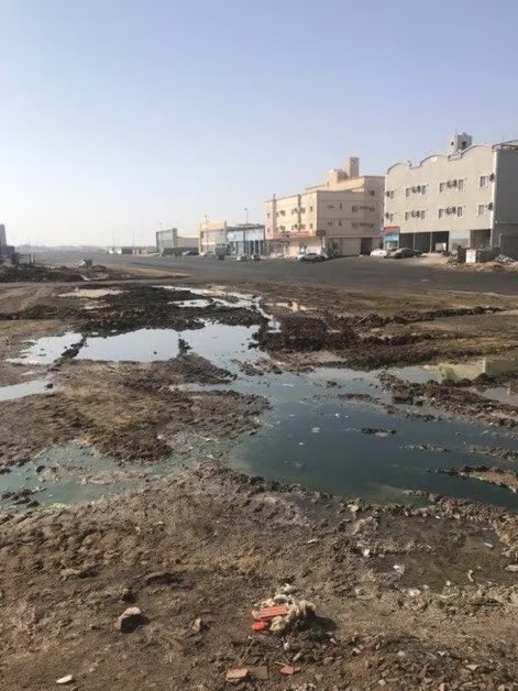 sabqorg's tweet photo. مواطنون بـ #جدة: شوارع مكسرة في الشمال ومياه جوفية في الشرق.. وعبارة "عزيزي العميل" لا تليق.

 https://t.co/UIltc35AGF https://t.co/ToD4iByjot