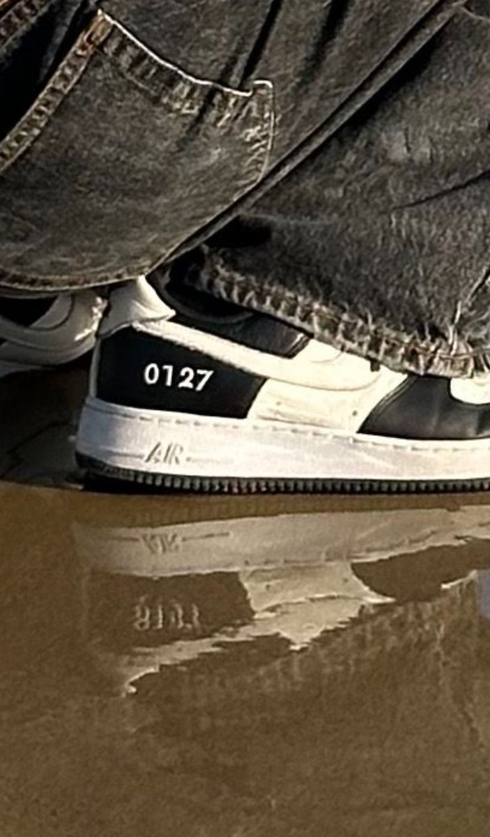 태영이 운동화에 자기 생일 적혀잇어..💕