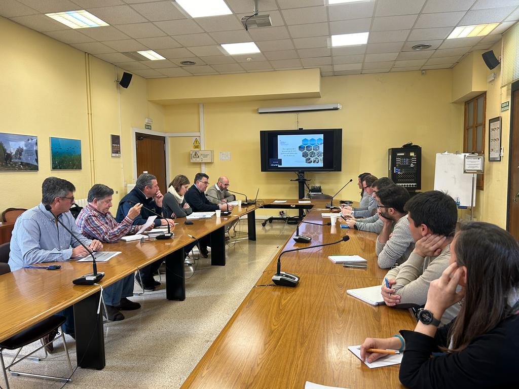 Conselleria d'Agricultura, Pesca i Medi Natural (@agriculturagoib) on Twitter photo El conseller d'<a href="/AgriculturaGOIB/">Conselleria d'Agricultura, Pesca i Medi Natural</a>, Joan Simonet, ha presidit la Mesa de l'Oli i de l'Oliva de les Balears on s'ha informat sobre les previsions de la situació dels mercats i s'ha fet un repàs de les dades relatives a la campanya 2023 i l'estat de les ajudes Juliette El conseller d'<a href="/AgriculturaGOIB/">Conselleria d'Agricultura, Pesca i Medi Natural</a>, Joan Simonet, ha presidit la Mesa de l'Oli i de l'Oliva de les Balears on s'ha informat sobre les previsions de la situació dels mercats i s'ha fet un repàs de les dades relatives a la campanya 2023 i l'estat de les ajudes Juliette