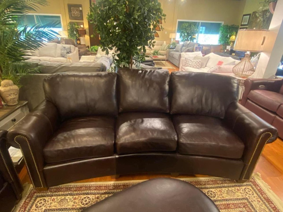 DesignFrederick's tweet photo. REFLECT YOUR SUCCESS WITH GENUINE LEATHER
๐จ๐ฆ Save now on Canadian made top grain leather furniture!
SHOP WITH CONFIDENCE AT FREDERICK'S
WITH OUR 30 DAY PRICE GUARANTEE!
#Guelph #CustomFurniture #GuelphFurniture #LeatherFurniture #LeatherSofas
https://t.co/RRxukn0zqp https://t.co/anwP9AYePt