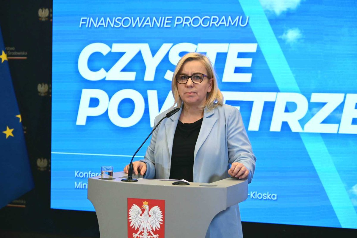 Szefowa resortu klimatu i środowiska <a href="/hennigkloska/">Paulina Hennig-Kloska</a> podczas konferencji  prasowej ws. finansowania Programu #CzystePowietrze: Chcemy wypłacić zaległe środki, ale także wdrożyć długofalowe rozwiązania, które zapewnią płynność w finansowaniu #CzystePowietrze. Jest to priorytet dla