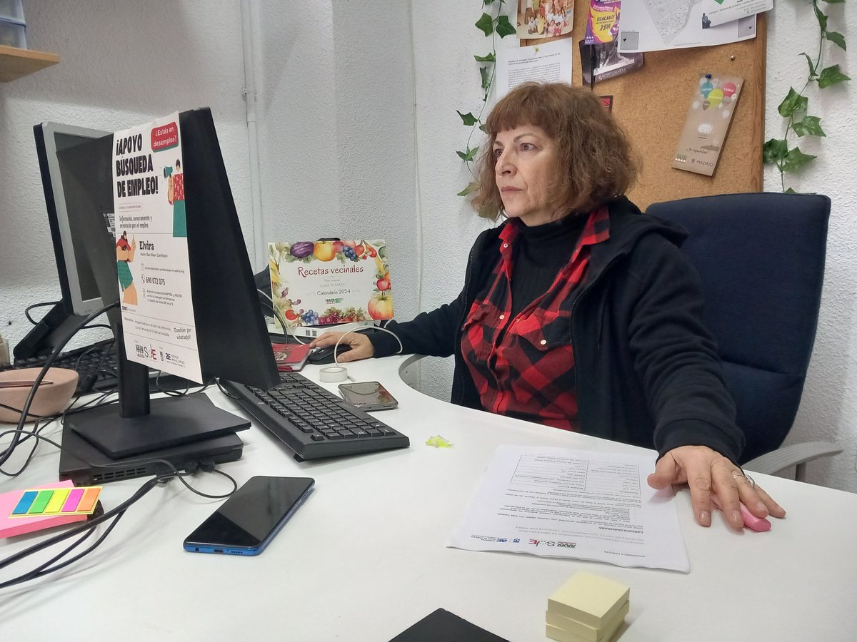 Desde hoy lunes contamos en el local con la presencia de Elvira de <a href="/EmpleoFRAVM/">Empleo FRAVM</a> , el servicio de apoyo en la búsqueda de empleo de <a href="/FRAVM/">Federación Vecinal de Madrid</a>, financiado por la <a href="/aempleomadrid/">Agencia para el Empleo del Ayuntamiento de Madrid</a> para este 2024.

Más info y/o cita previa podéis contactar en el teléfono 690 07 20 75

¡Seguimos!  💪🏼😊