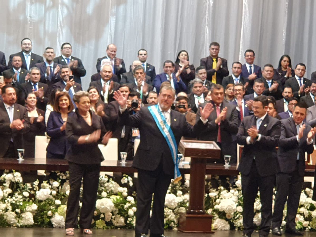 alemaniaenguate's tweet photo. La Embajada Alemana felicita al presidente Bernardo Arévalo @BArevalodeLeon y a la vicepresidenta Karin Herrera @KarinHerreraVP por asumir sus cargos en la República 🇬🇹. Les deseamos éxitos en su liderazgo y confiamos en que contribuirán al progreso y bienestar de Guatemala. https://t.co/puvzOLBGCs