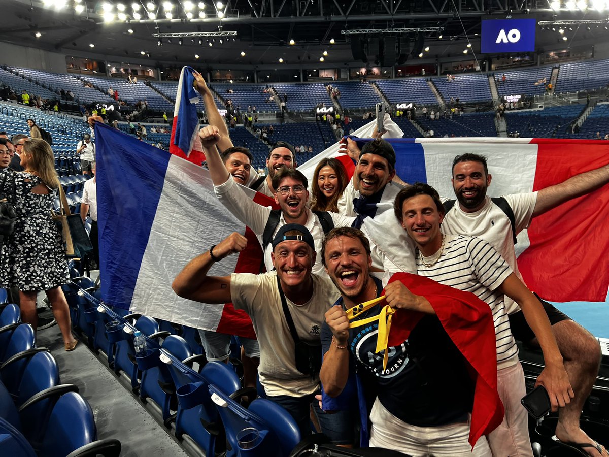 lemaxxxxxx's tweet photo. @UniversTennis Parlons des supporters qui ont mis le feu !!❤️‍🔥❤️‍🔥❤️‍🔥 https://t.co/yFTinrtK4O