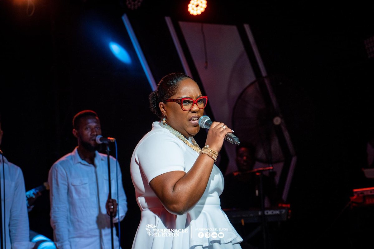 Barbaracassa's tweet image. Doing what I can, so God does what I can’t 🙌🏾
#ladorationestunearmespirituellepuissante
#pwomèspam 
#mwengenyonpwomèsoutètmwen 
#tee