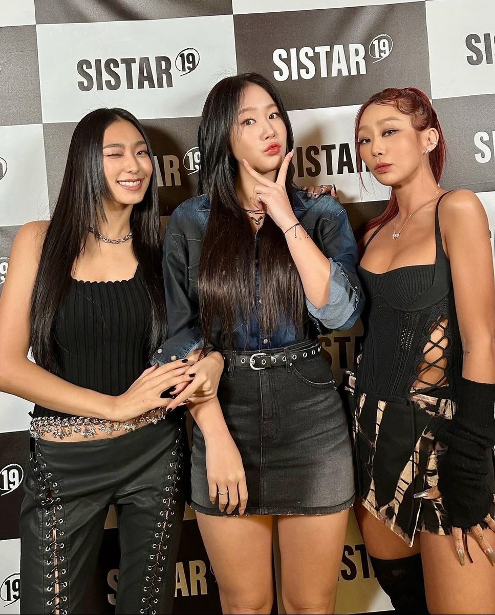 picsistar's tweet photo. If there is one thing I am 100 percent sure of, its that the bond between them will never be broken, no matter what. Even though they have disbanded, they always support each other's solo songs, dramas, concerts, and sub-unit songs. Sistar will always be each other's soulmates. https://t.co/Ttf7HkAjmR