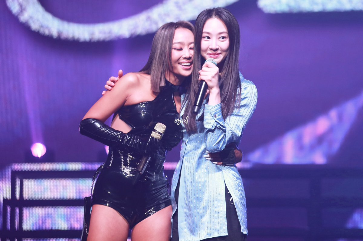 picsistar's tweet photo. If there is one thing I am 100 percent sure of, its that the bond between them will never be broken, no matter what. Even though they have disbanded, they always support each other's solo songs, dramas, concerts, and sub-unit songs. Sistar will always be each other's soulmates. https://t.co/Ttf7HkAjmR