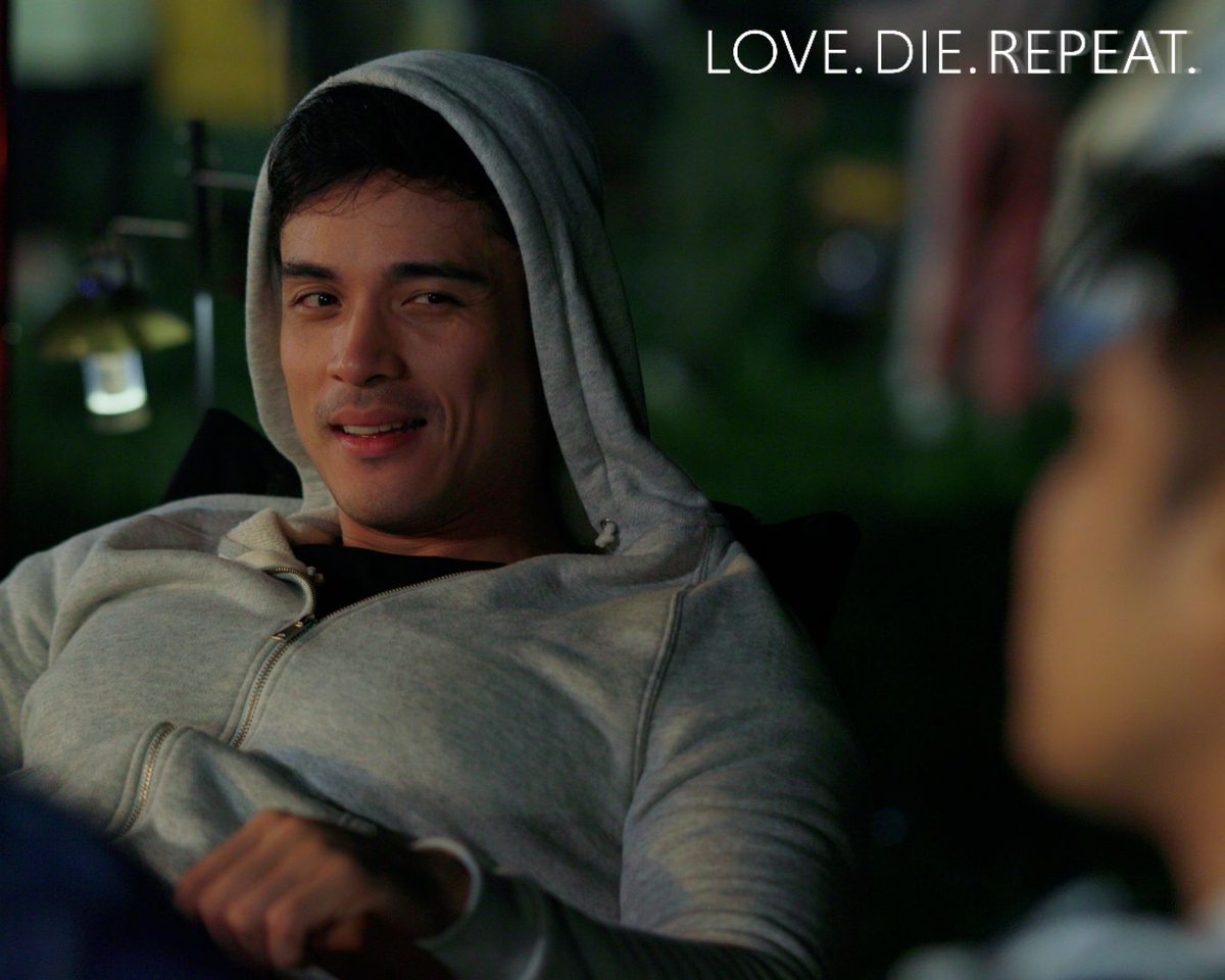 GMADrama's tweet photo. "Nung nakita ko siya, para akong namatanda. Kaso may boyfriend na" Uy si Bernard, na-in love bigla kay Angela! 😍

#LoveDieRepeatPilot 
#WatchLoveDieRepeatWithMe https://t.co/Mekt2SUWK6