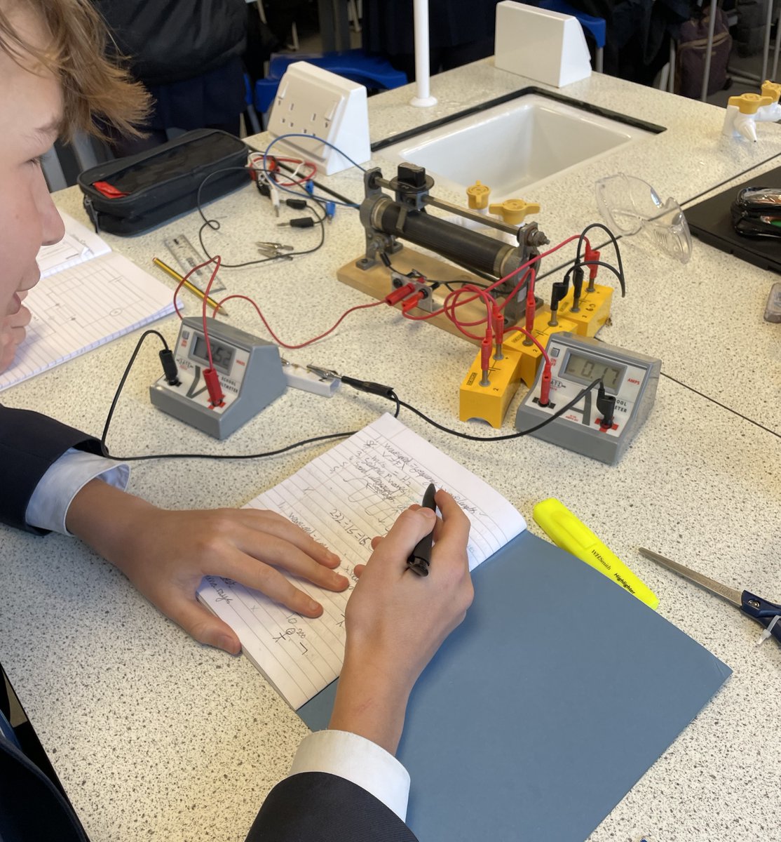 sirjohnlawes's tweet image. Year 10 students were carrying out an investigation into current, voltage, resistance and Ohm's Law in science class, recording their data as a chart and graph. #scienceclass