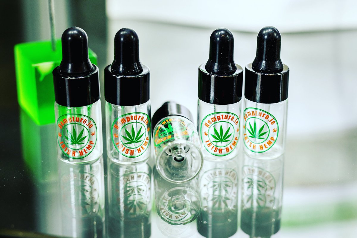 Hempture's tweet image. Good things come in small bottles.

Our new range of isolated #Cannabis #Terpenes are now available on Hempture.ie

🇮🇪 100% Irish owned. 
✅ January sales don’t miss it 

#linalool
#lemonene 
#Beta-pinene
#Alpha-pinene
#Bisabolol
#Myrcene
#caryophyllene 
#Nerol