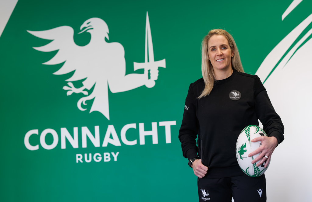 🟢 𝐁𝐑𝐄𝐀𝐊𝐈𝐍𝐆 𝐍𝐄𝐖𝐒 🟢 Connacht Rugby can today confirm that Joy Neville joins the club to take up a new role as Referee Development Manager 🟢🦅 Read more: connachtrugby.ie/news/connacht-… #ConnachtRugby | 📸 @INPHOjames