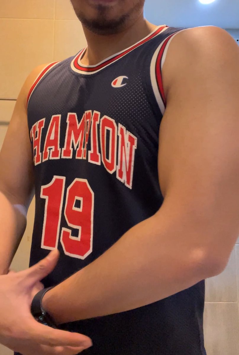 BttmEagle's tweet photo. Anybody out there who likes to fuck big bois like me? https://t.co/V3lX3FGznm