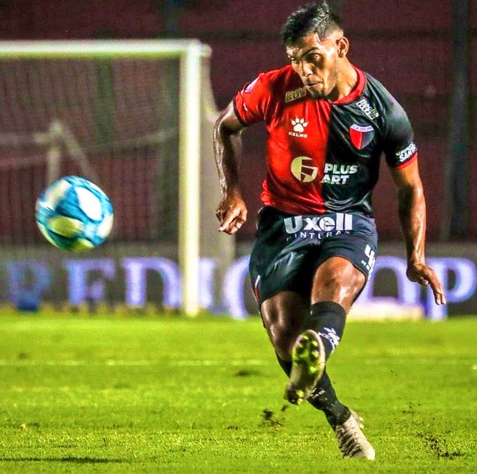 💣 #MercadoDePases 

🏴‍☠️ #Belgrano 
3️⃣ llega el lateral izquierdo?

🩵 Rafael Delgado estaría firmando al mediodía y se incorporaría a las prácticas dirigidas por el DT Farré 

🤳 En estos momentos se estarían sacando las fotos de la presentación 

ℹ️ <a href="/fgenesoni/">fernando genesoni</a> <a href="/alobelgranoFM/">ALoBelgrano en Radio 👕📻</a>