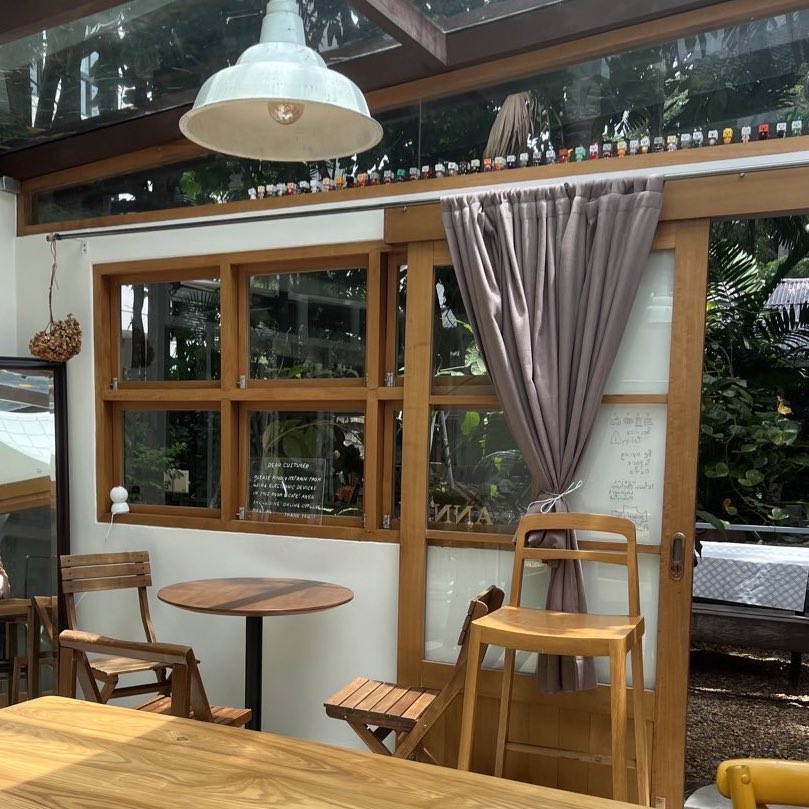 donutisyumm's tweet photo. 🤍Spoonful zakka cafe🥄🧵 คาเฟ่ฟีลญี่ปุ่นที่เราชอบมาก ร้านนี้สโคนอร่อยมากมีให้เลือกหลายรสชาติ กินคู่กับชาก็คือละมุนมากบรรยากาศร้านอบอุ่น แนะนำสำหรับคนรักสโคนเลย นอกจากนี้ภายในร้านก็มีของขายเล็กๆน้อยๆด้วย  #อร่อยบอกต่อ #อร่อยไปไหน @aroii 
📍 ร้านอยู่โครงการ Jouer สุขุมวิท 32 https://t.co/3C6Q9TOHAu