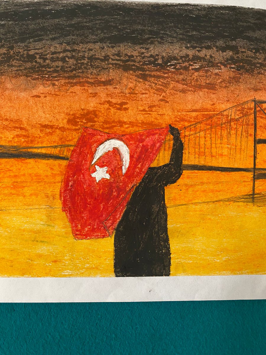 KoseSehit's tweet photo. 15 Temmuz Demokrasi Zaferi ve Şehitleri Anma Günü için yapılmış olan duvar gazetesi, öğrencilerimiz ve öğretmenlerimizin katkıları ile hazırlanmıştır. https://t.co/YX64ocSUVe