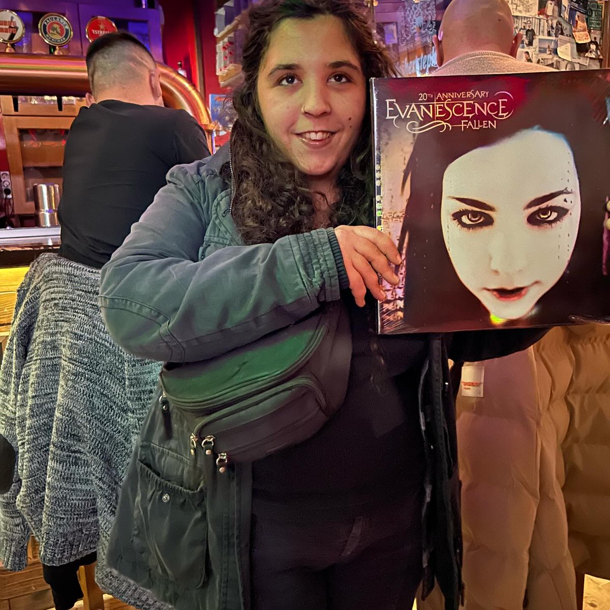 EvanescenceG's tweet photo. We had an @evanescence Fallen 20th Anniversary celebration yesterday night, at Galatiko Chorio Beer Hall in Chalkida city! We had a great time with the best music! @AmyLeeEV #Fallen20thAnniversary #Greece 🤟💙 https://t.co/xHxfM2GQnN