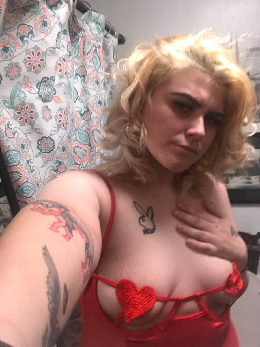 bunnyxbri's tweet photo. good morning ❤️ 
#nsfw #nsfwtwt #nsfwacc 
blonde • 21 • bisexual • tatted • pierced https://t.co/ScRhO7lrVq
