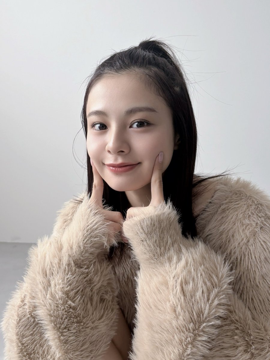 ⋱ 𝑂𝐹𝐹 𝑆𝐻𝑂𝑇 ⋰ 《#𝗯𝗶𝘀𝟭月号》のオフショットを公開