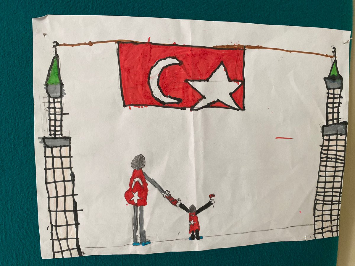 KoseSehit's tweet photo. 15 Temmuz Demokrasi Zaferi ve Şehitleri Anma Günü için yapılmış olan duvar gazetesi, öğrencilerimiz ve öğretmenlerimizin katkıları ile hazırlanmıştır. https://t.co/GZivCzaUNi