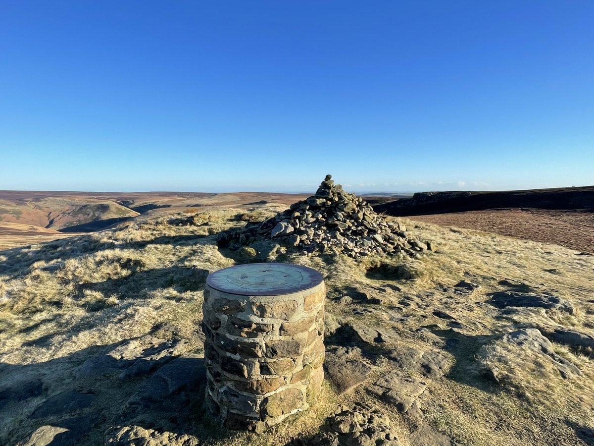 adaml1ndss_'s tweet photo. Derwent Valley wandering in the freezing cold π₯Ά
πDerwent Dam
πLost Lad
πBack Tor
The absolute best weather for it! Completely stuck in the moment.
#PeakDistrict #DerwentEdge https://t.co/47whqFLmYt