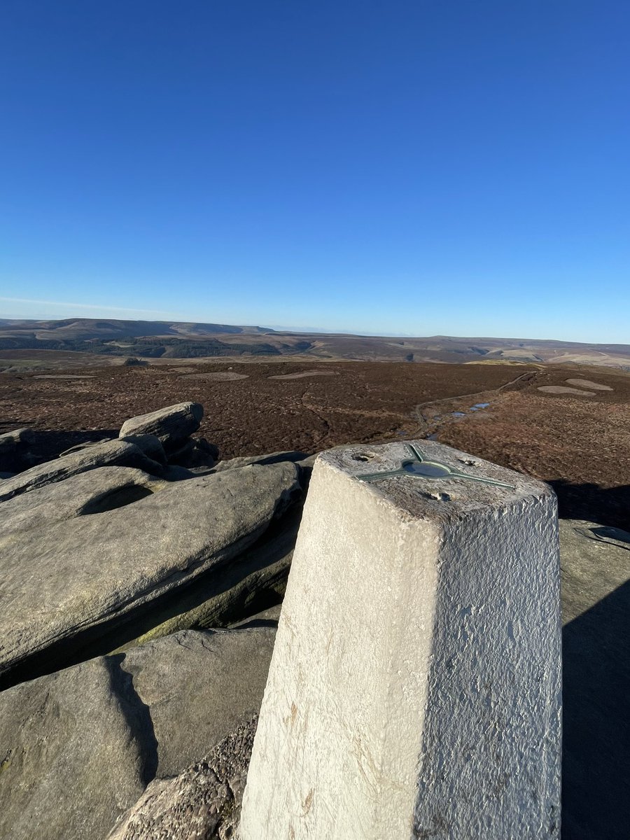adaml1ndss_'s tweet photo. Derwent Valley wandering in the freezing cold π₯Ά
πDerwent Dam
πLost Lad
πBack Tor
The absolute best weather for it! Completely stuck in the moment.
#PeakDistrict #DerwentEdge https://t.co/47whqFLmYt