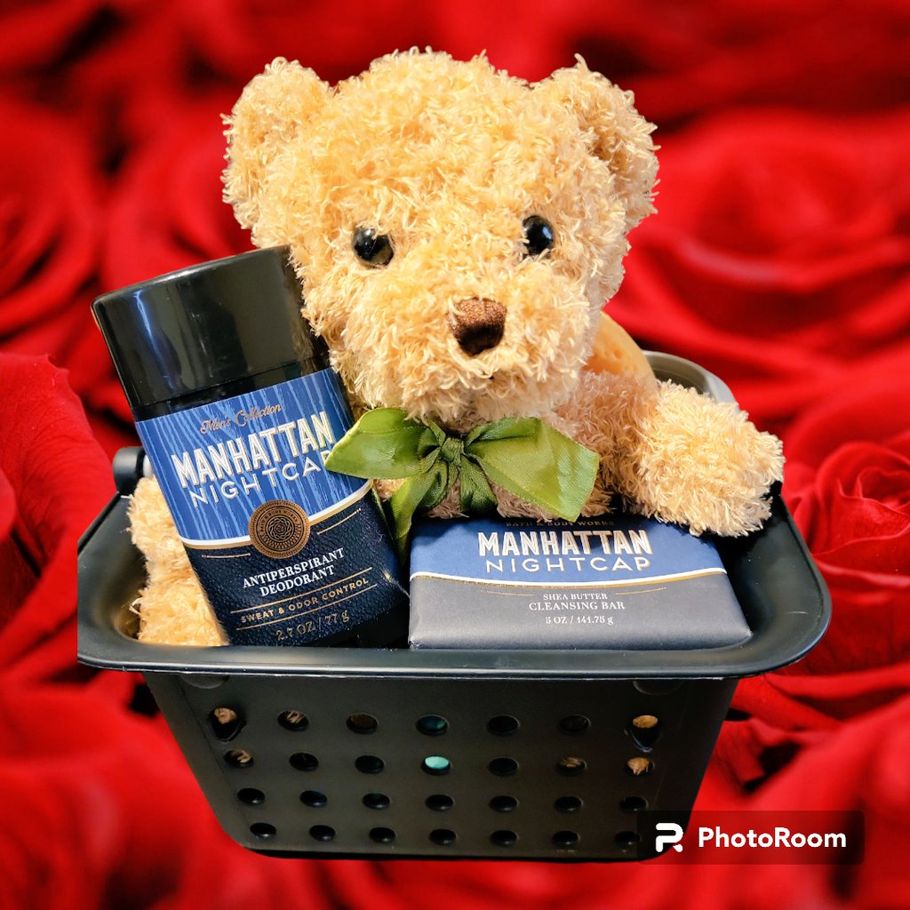 baskets_aplenty's tweet photo. This is an awesome gift for the man in your life! This teddy says I love you to pieces! Valentines Day is coming. Grab this today! #BasketsAplentyLLC #ShopEarlyShopBasketsAplentyLLC #Valentines #FYI @bathbodyworks #WhereQualityStartsAtHome #MensGifts https://t.co/TS2VlhEOZa