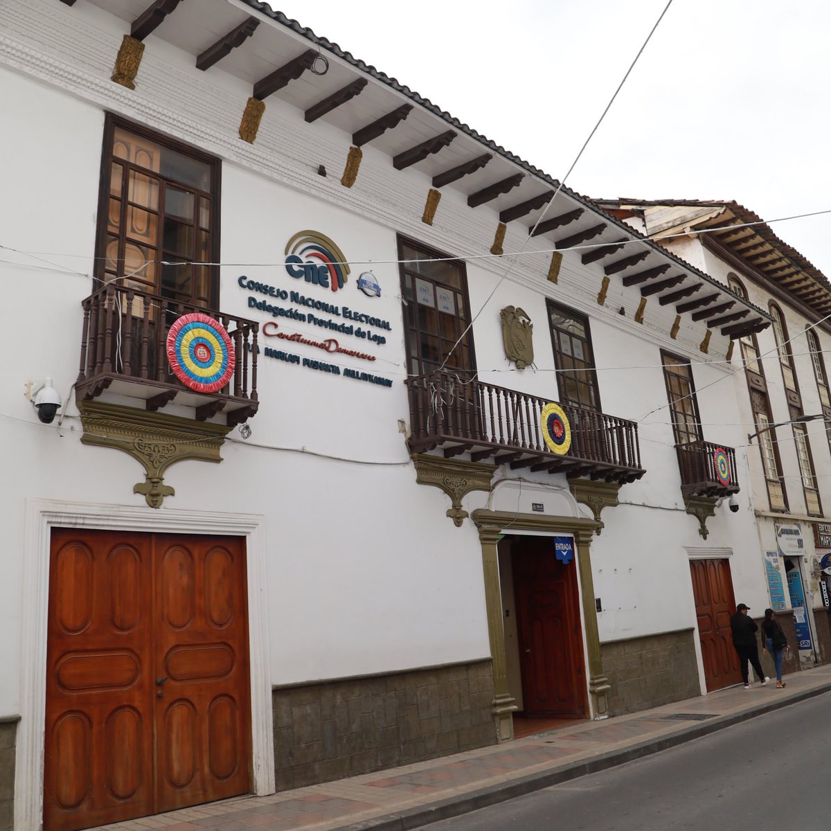 CNELoja's tweet photo. #FelizLunes 😀. 

IMPORTANTE 🔵 | Informamos a la ciudadanía que desde este lunes 15 de enero, la atención será de manera presencial. 

Acude a nuestras instalaciones desde las 08:30 🕣. https://t.co/5jjRIhhIth