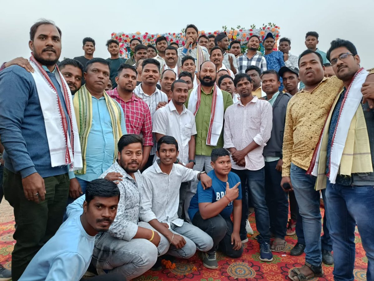 Bapu4Talcher's tweet photo. ତାଳଚେର ବ୍ଲକ ଅନ୍ତର୍ଗତ ନାତିଡି ଗ୍ରାମରେ ଶକ୍ତି କ୍ରିକେଟ କ୍ଲବ ଆନୁକୁଲ୍ୟରେ ଆୟୋଜିତ ୭ମ କ୍ରିକେଟ ଟୁର୍ଣ୍ଣାମେଣ୍ଟର ଫାଇନାଲ ମ୍ୟାଚରେ ଯୋଗଦେଇ ବିଜେତା ଓ ଉପ ବିଜେତା ଟିମ୍ କୁ ଟ୍ରଫି ପ୍ରଦାନ କରିଥିଲି ।। https://t.co/9RMZjwixLz
