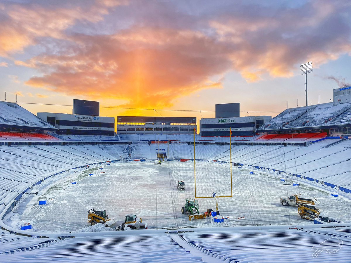 Game day morning in Orchard Park.

We still need shovelers to help get Highmark Stadium ready for today’s Super Wild Card game: bufbills.co/3vuSRjA