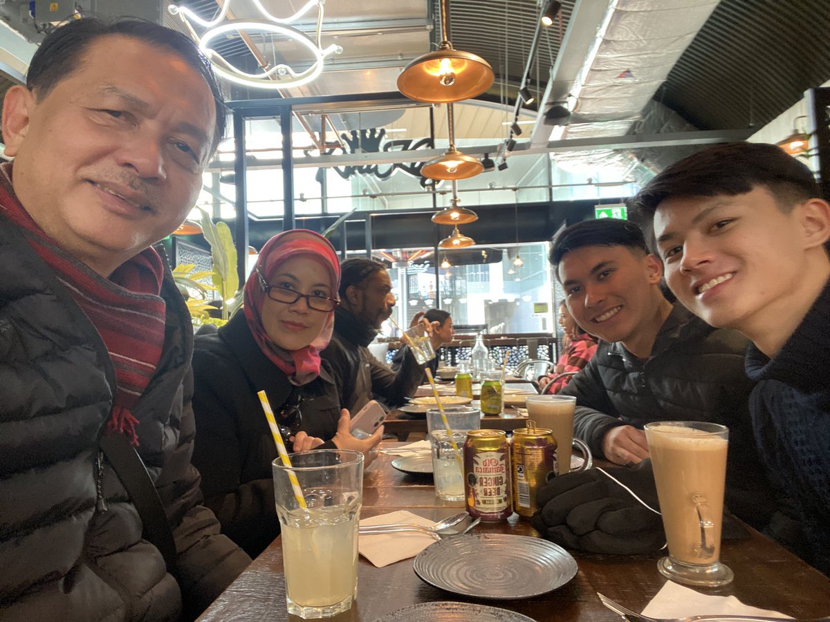 DGHisham's tweet photo. Teh tarik kurang manis and roti canai @ Roti King next to the Battersea Power Station. A place to shop, eat and drink, it feels extraordinary together with family https://t.co/qhUduXL290
