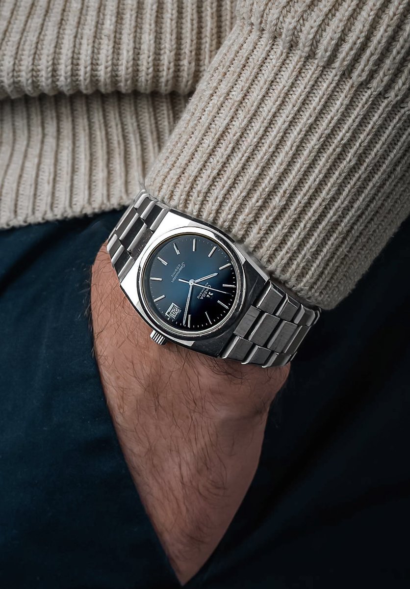 hairspringwatch's tweet photo. Finds. This is an Omega that will be unfamiliar to most, the ref. 166.0195 Seamaster Cosmic, sometimes branded Cosmic 2000. A daring and anabolic case design with an integrated brutalism to rival a Royal Oak or even IWC Da Vinci ‘Muscle’ ref. 9602. Insanely 70s, but also an insane value. Case by Chatelaine, who went bust in 75 and production stopped. Shame, I think it has quite the industrial appeal. https://t.co/dzwdJ5Iq7V