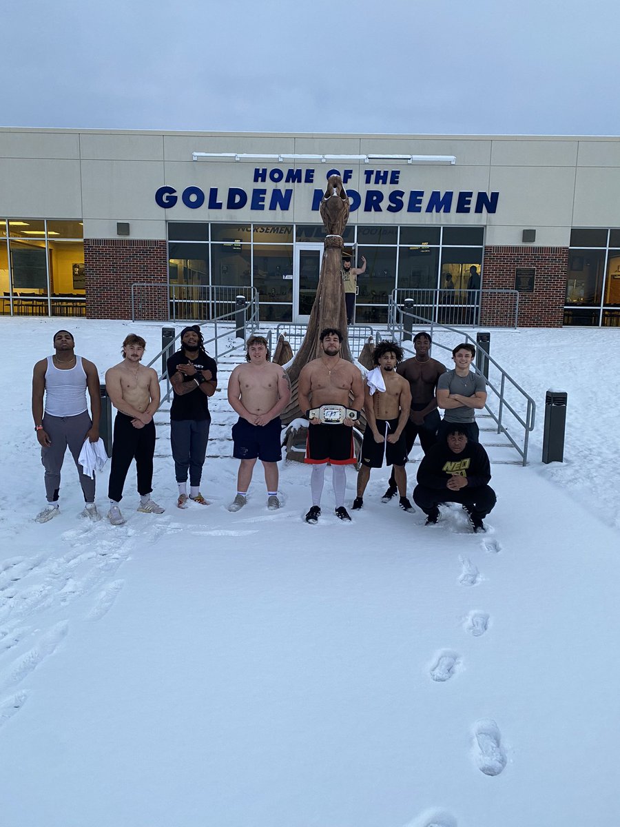 #EAT CHAMP to start off the semester: <a href="/Chris_Joness_/">Chris “CM” Jones</a> 

#MadeOnTheBanks
#ROW