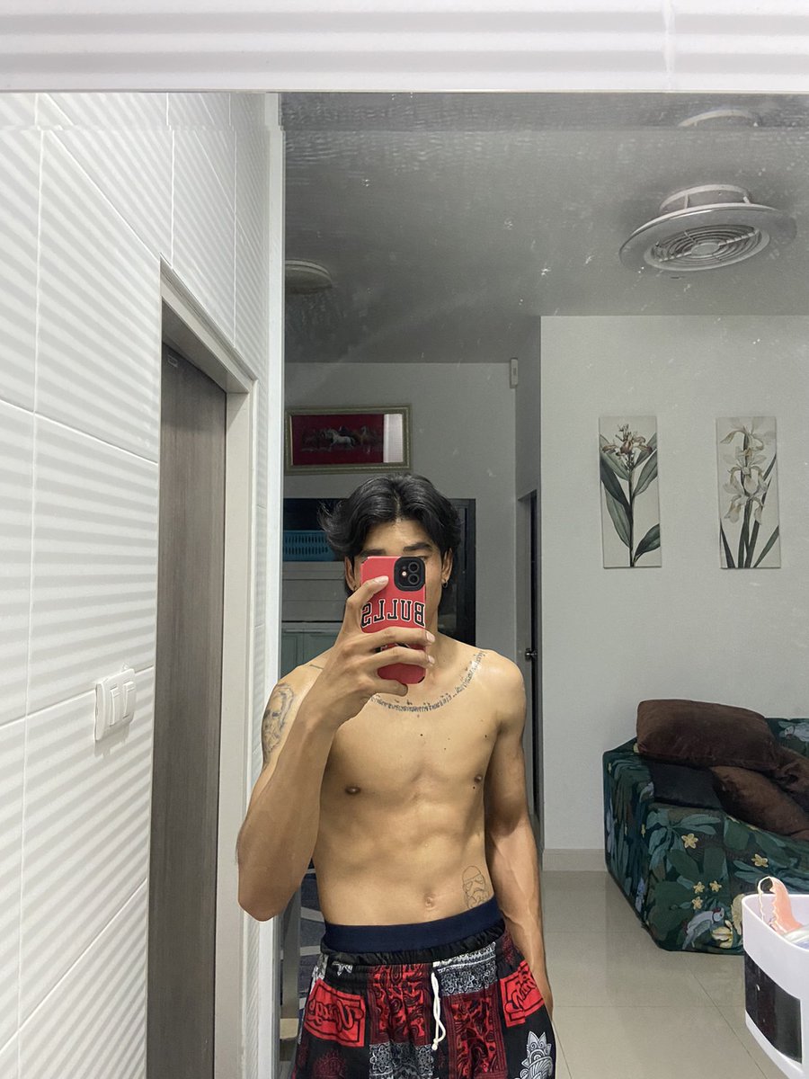 TLoksron45864's tweet photo. ออกกำลังกายเสร็จ😋 ทำไรต่อดี💦 #พานทอง #ดอนหัวฬ่อ https://t.co/ZKGEPPH92q
