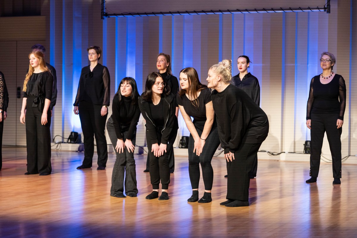 OPEN STAGE | Ben je een amateur solozanger of vorm je samen een mini-ensemble? Geef je dan op! Inschrijving is mogelijk tot 1 februari 2024. Meer informatie: euregio-vocalworkshop.eu/nl/

#amateurzanger #ensembles #zangworkshop #openstage