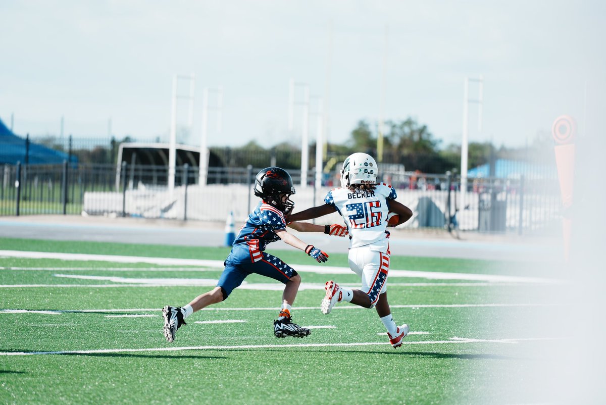 LeviBecker21's tweet photo. He tried it 😂😂 @ODFootballCamps @ODFBall @NFL #football #runningback #odfootball #imgacademy #AllAmerican #odallamericanbowl https://t.co/l5Sssf03LF