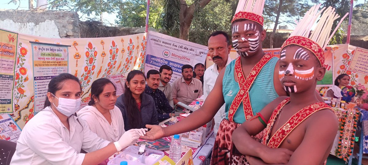 THORAJULA's tweet photo. #Health Screening Camp At Mandal Village For #PVTGs
>#PMJAY &amp; #ABHA Card
> #NCD &amp; #TB Screening
>Sickel Cell Testing
#PMJANMAN Program
#HealthForAll
#AyushmanBharat
#SBCC

@CollectorAmr @ddoamreli 
@GujHFWDept @InfoAmreliGoG
@mdnhmgujarat @AmreliHealth
@ArunKumar23302 @SdmRajula https://t.co/BC4L24OvTw